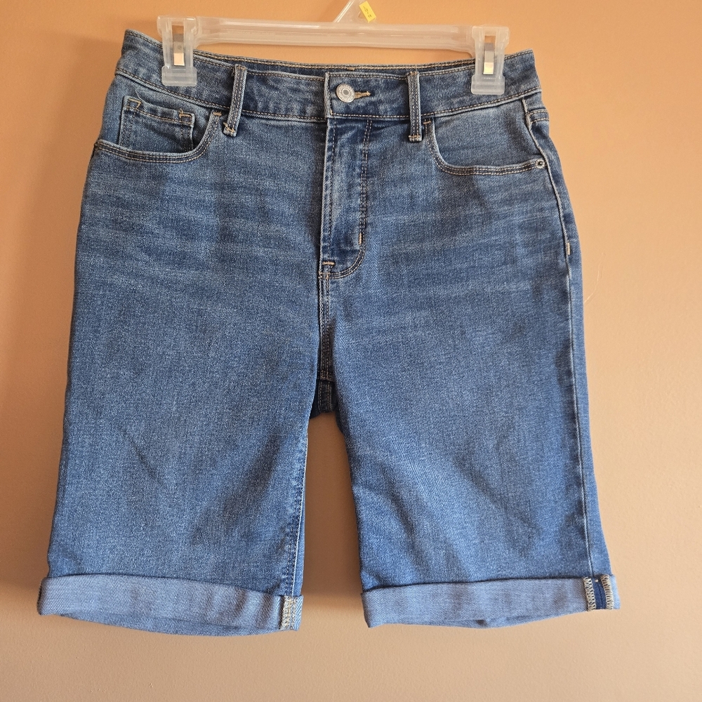 Old Navy High Rise Classic Denim Bermuda Shorts, 2
